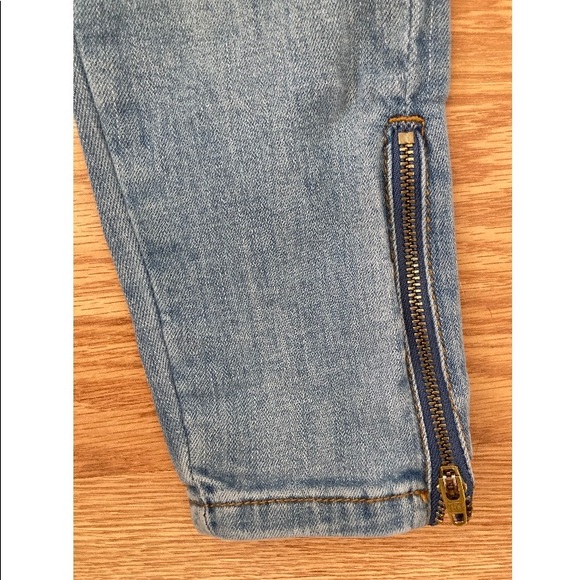 FASHION NOVA LIGHT BLUE SKINNY JEANS - Picture 5 of 6